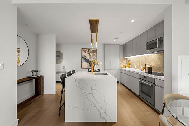 55 Lagrange St PH21C, Boston, MA 02116