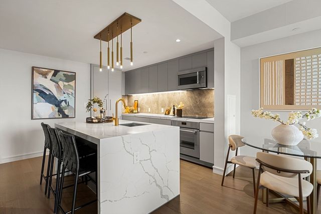 55 Lagrange St PH21C, Boston, MA 02116