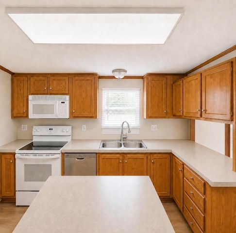 1086 Landing Road, Manning, SC 29102