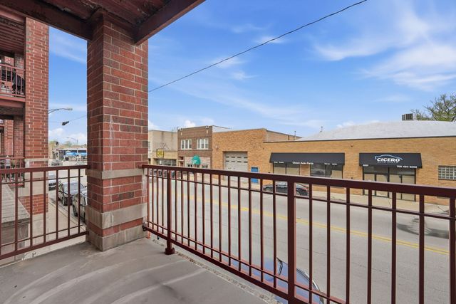 6238 W 26th Street 203, Berwyn, IL 60402