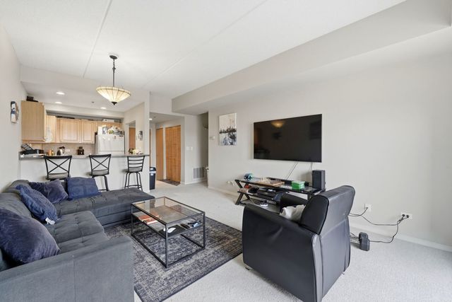 6238 W 26th Street 203, Berwyn, IL 60402