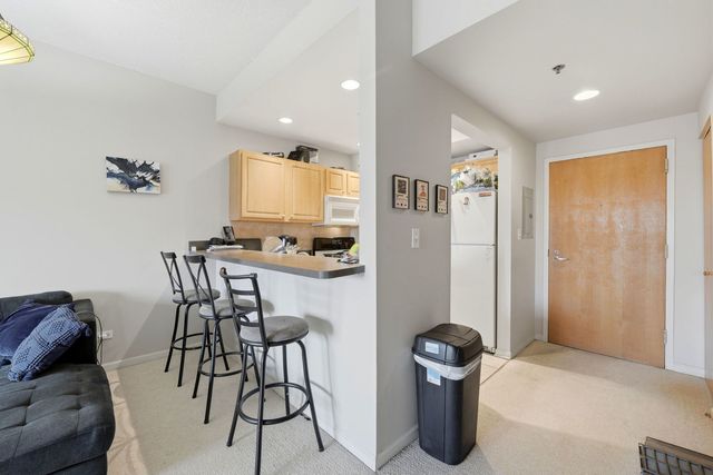 6238 W 26th Street 203, Berwyn, IL 60402