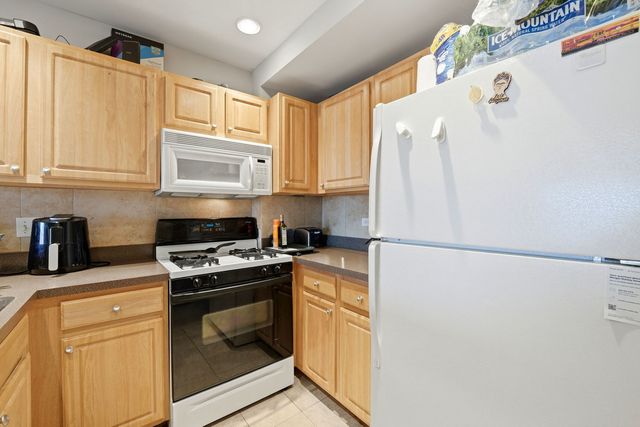 6238 W 26th Street 203, Berwyn, IL 60402