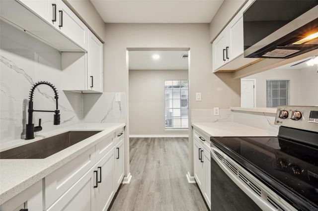 910 7th Avenue N 5, Texas City, TX 77590