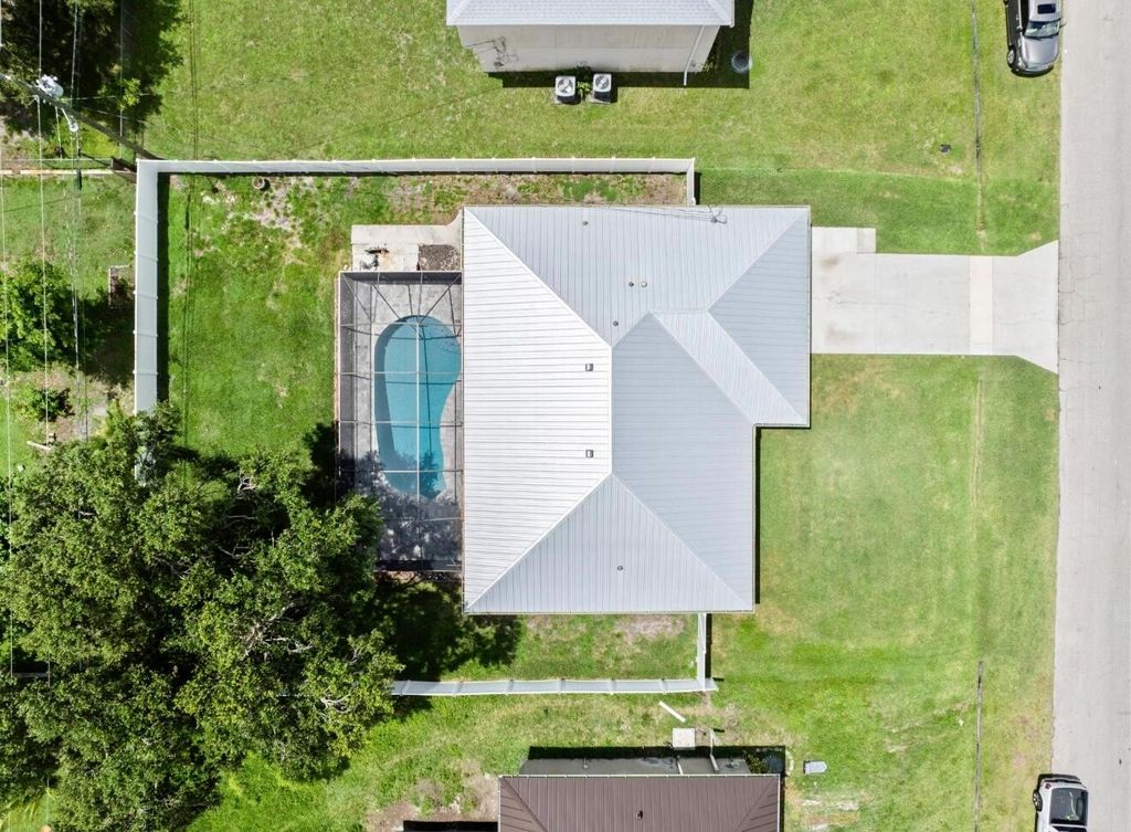 560 SW Undallo Road, Port St Lucie, FL 34953