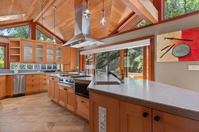 110 Allen Ranch Rd, Sutter Creek, CA 95685