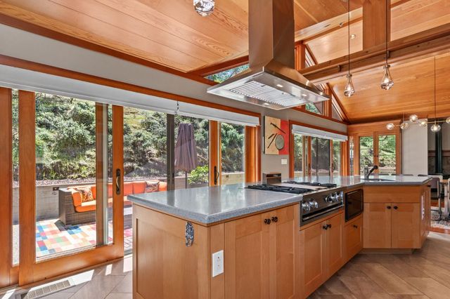 110 Allen Ranch Rd, Sutter Creek, CA 95685