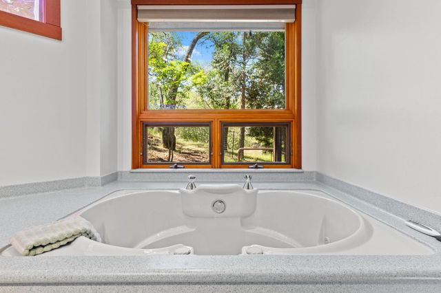 110 Allen Ranch Rd, Sutter Creek, CA 95685