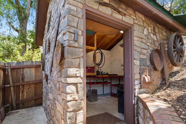 110 Allen Ranch Rd, Sutter Creek, CA 95685