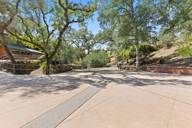 110 Allen Ranch Rd, Sutter Creek, CA 95685