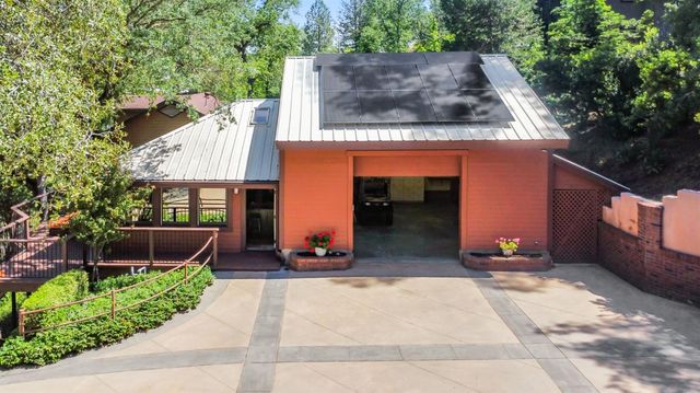 110 Allen Ranch Rd, Sutter Creek, CA 95685