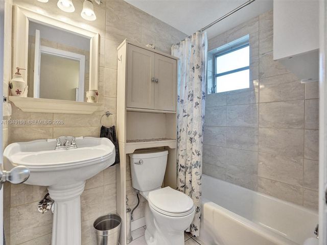 16901 NE 13th Ave 110, Miami, FL 33162