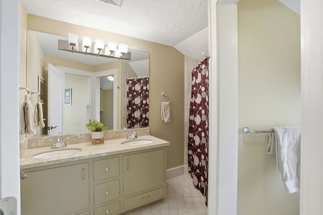 119 Lazell St, Hingham, MA 02043