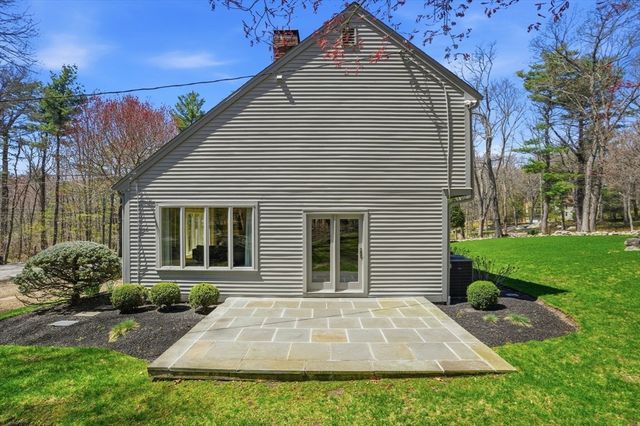 119 Lazell St, Hingham, MA 02043