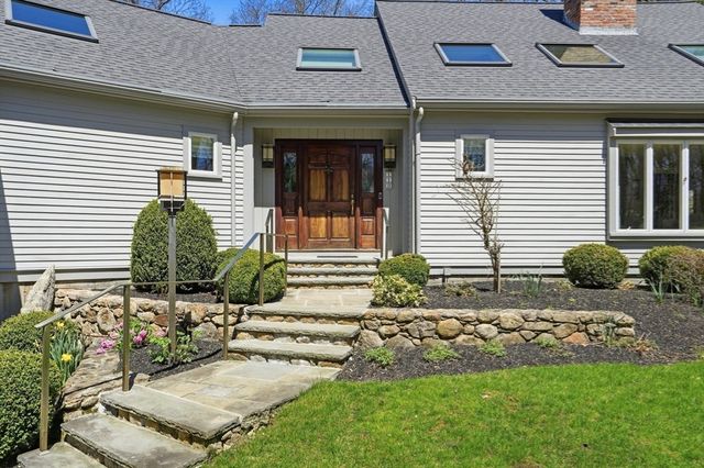 119 Lazell St, Hingham, MA 02043