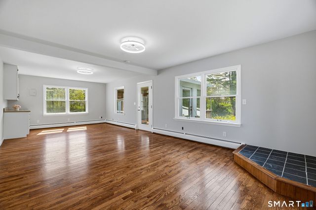 21 Tower Avenue, Groton, CT 06340