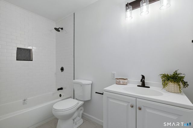 21 Tower Avenue, Groton, CT 06340
