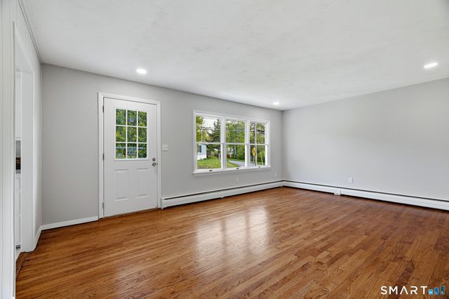 21 Tower Avenue, Groton, CT 06340