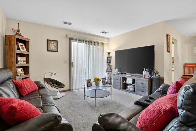 2434 Charleston Drive 3, Schaumburg, IL 60193