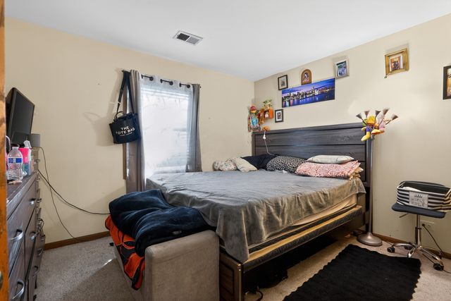 2434 Charleston Drive 3, Schaumburg, IL 60193