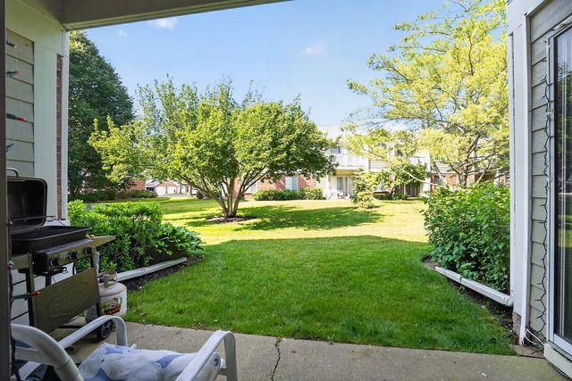 2434 Charleston Drive 3, Schaumburg, IL 60193