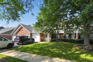 2434 Charleston Drive 3, Schaumburg, IL 60193