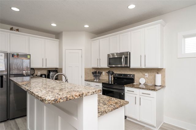 434 S 82nd Street, West Des Moines, IA 50266