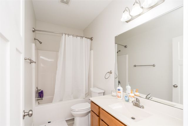 434 S 82nd Street, West Des Moines, IA 50266