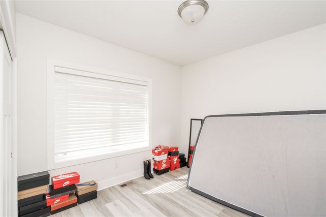 434 S 82nd Street, West Des Moines, IA 50266