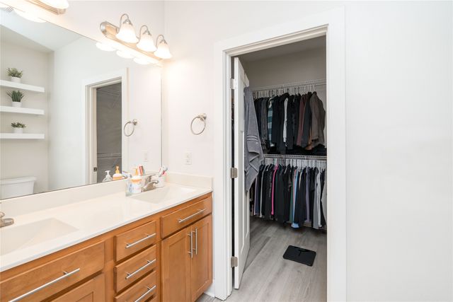 434 S 82nd Street, West Des Moines, IA 50266