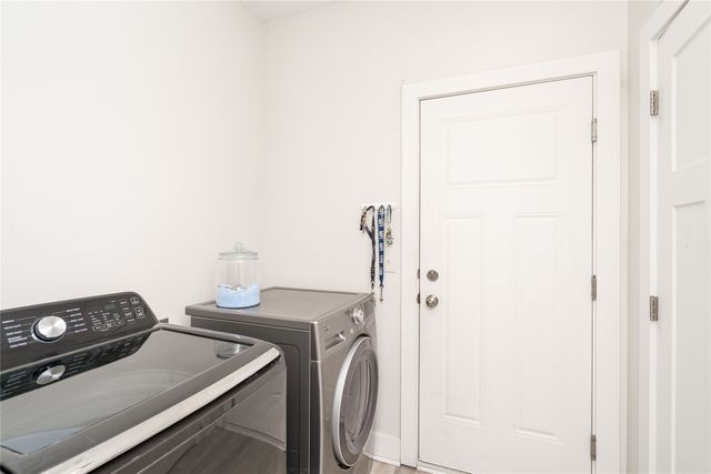 434 S 82nd Street, West Des Moines, IA 50266