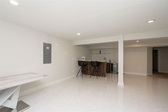 434 S 82nd Street, West Des Moines, IA 50266