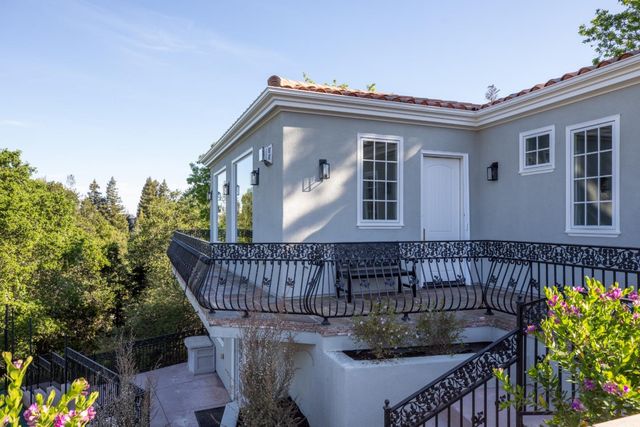 27210 Ohlone Lane, Los Altos Hills, CA 94022