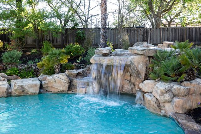 27210 Ohlone Lane, Los Altos Hills, CA 94022