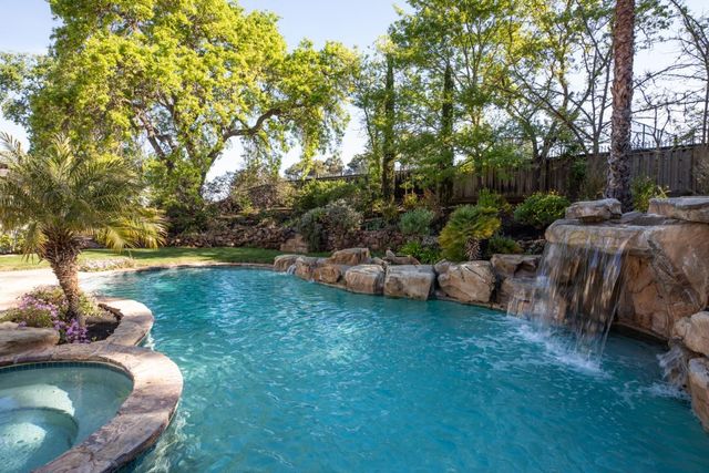 27210 Ohlone Lane, Los Altos Hills, CA 94022