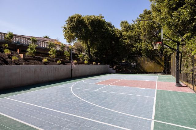 27210 Ohlone Lane, Los Altos Hills, CA 94022