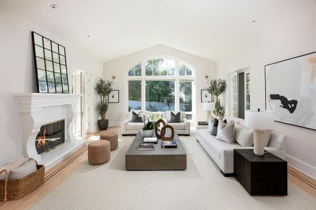 27210 Ohlone Lane, Los Altos Hills, CA 94022