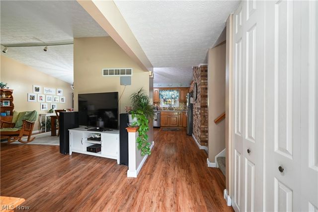 8441 Carriage Hill Drive NE, Warren, OH 44484