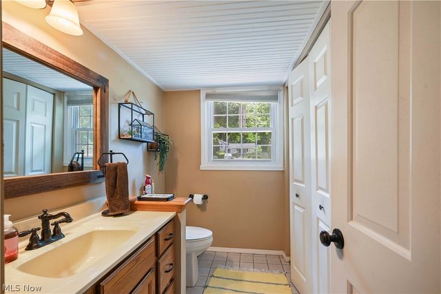 8441 Carriage Hill Drive NE, Warren, OH 44484