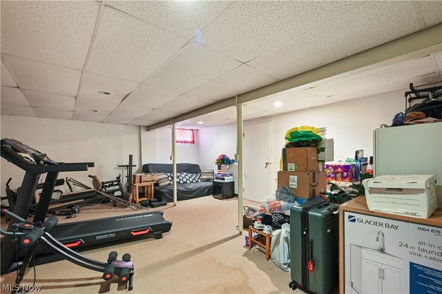 8441 Carriage Hill Drive NE, Warren, OH 44484