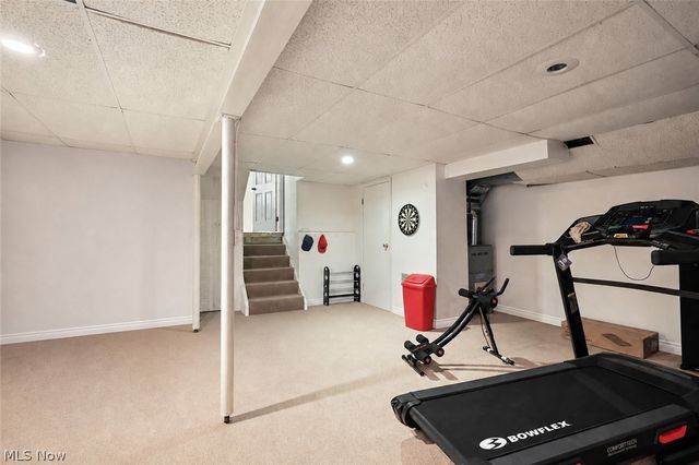 8441 Carriage Hill Drive NE, Warren, OH 44484