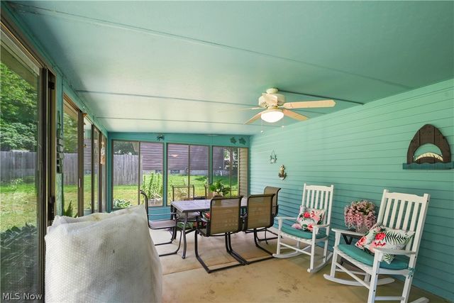 8441 Carriage Hill Drive NE, Warren, OH 44484