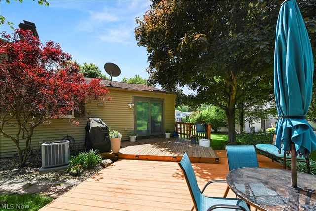 8441 Carriage Hill Drive NE, Warren, OH 44484