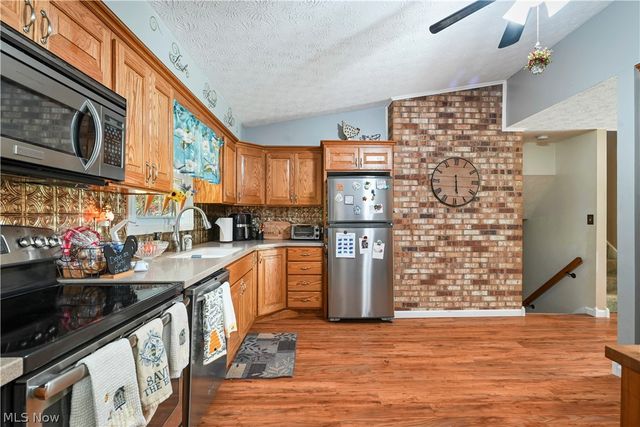 8441 Carriage Hill Drive NE, Warren, OH 44484