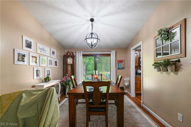 8441 Carriage Hill Drive NE, Warren, OH 44484