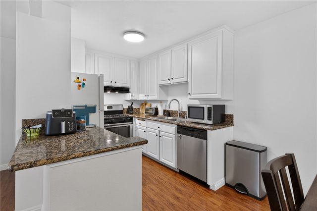 1101 W Macarthur 163, Santa Ana, CA 92707