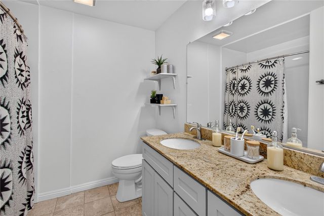 1101 W Macarthur 163, Santa Ana, CA 92707