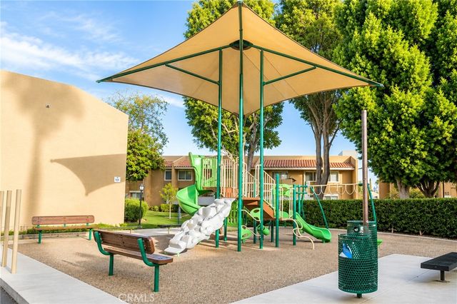 1101 W Macarthur 163, Santa Ana, CA 92707