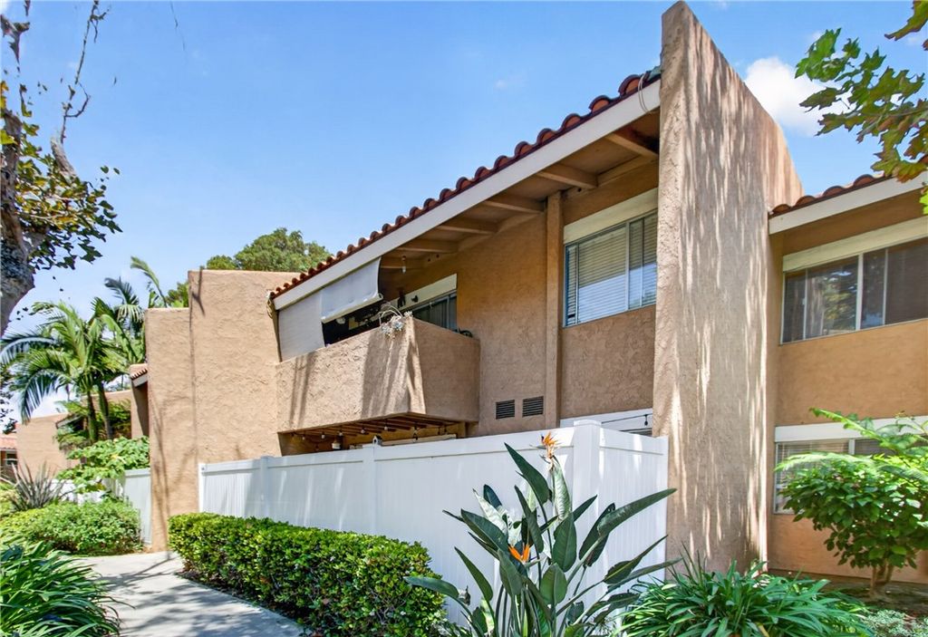 1101 W Macarthur 163, Santa Ana, CA 92707