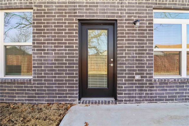 704 & 706 Sun Meadows Loop, Centerton, AR 72719